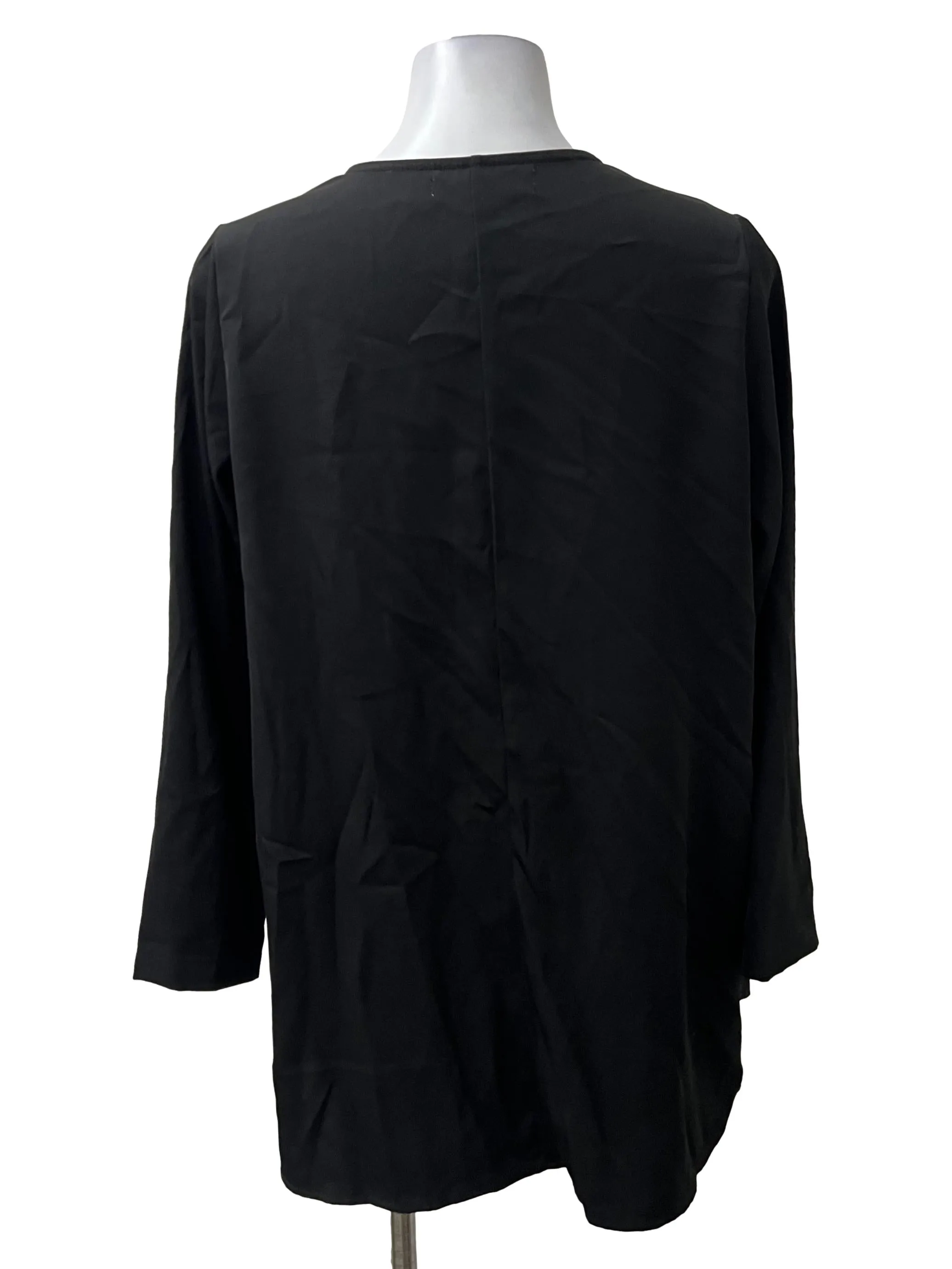 Black Blouse TEM