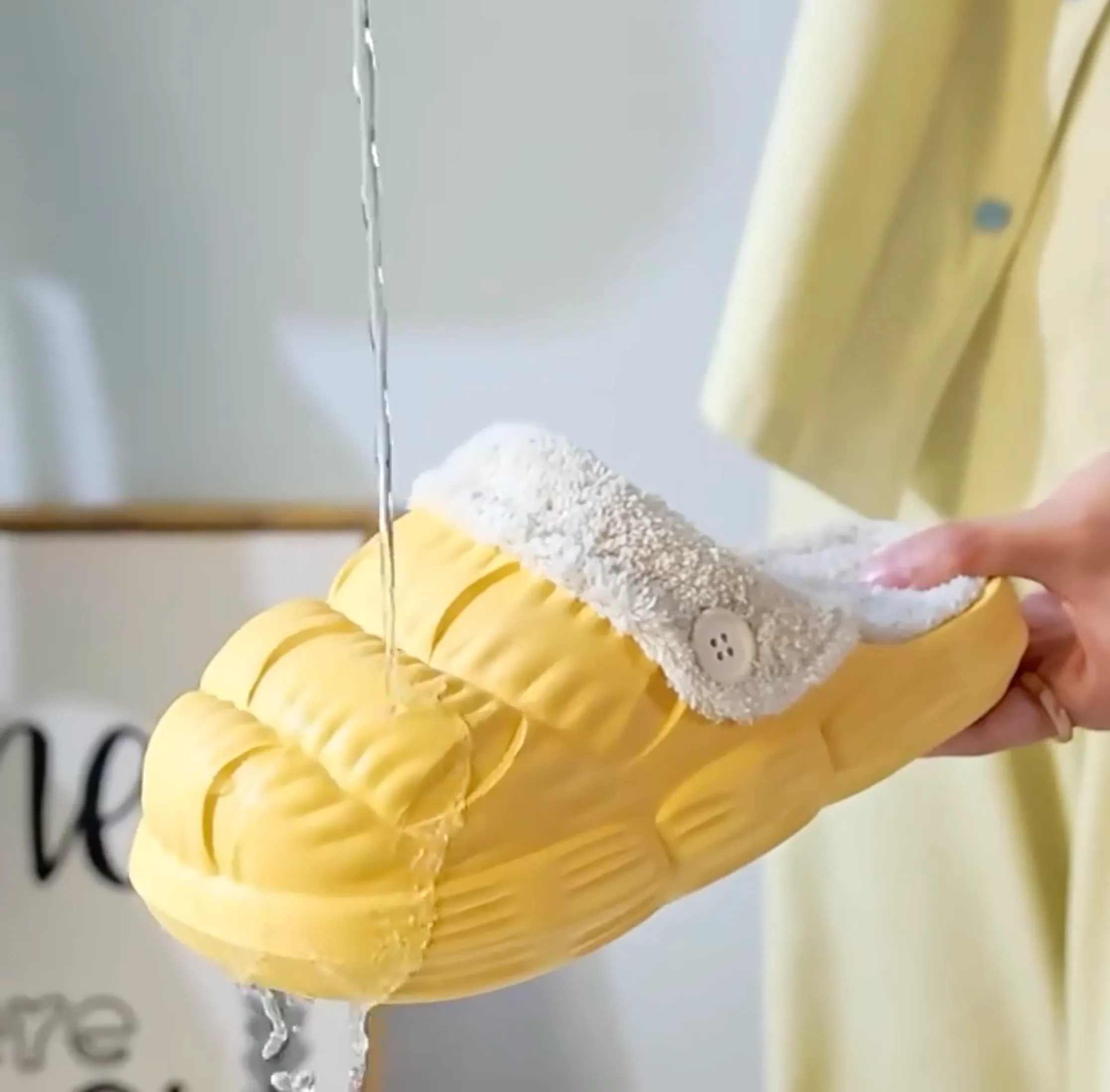 Cozy Fluffguard Yellow