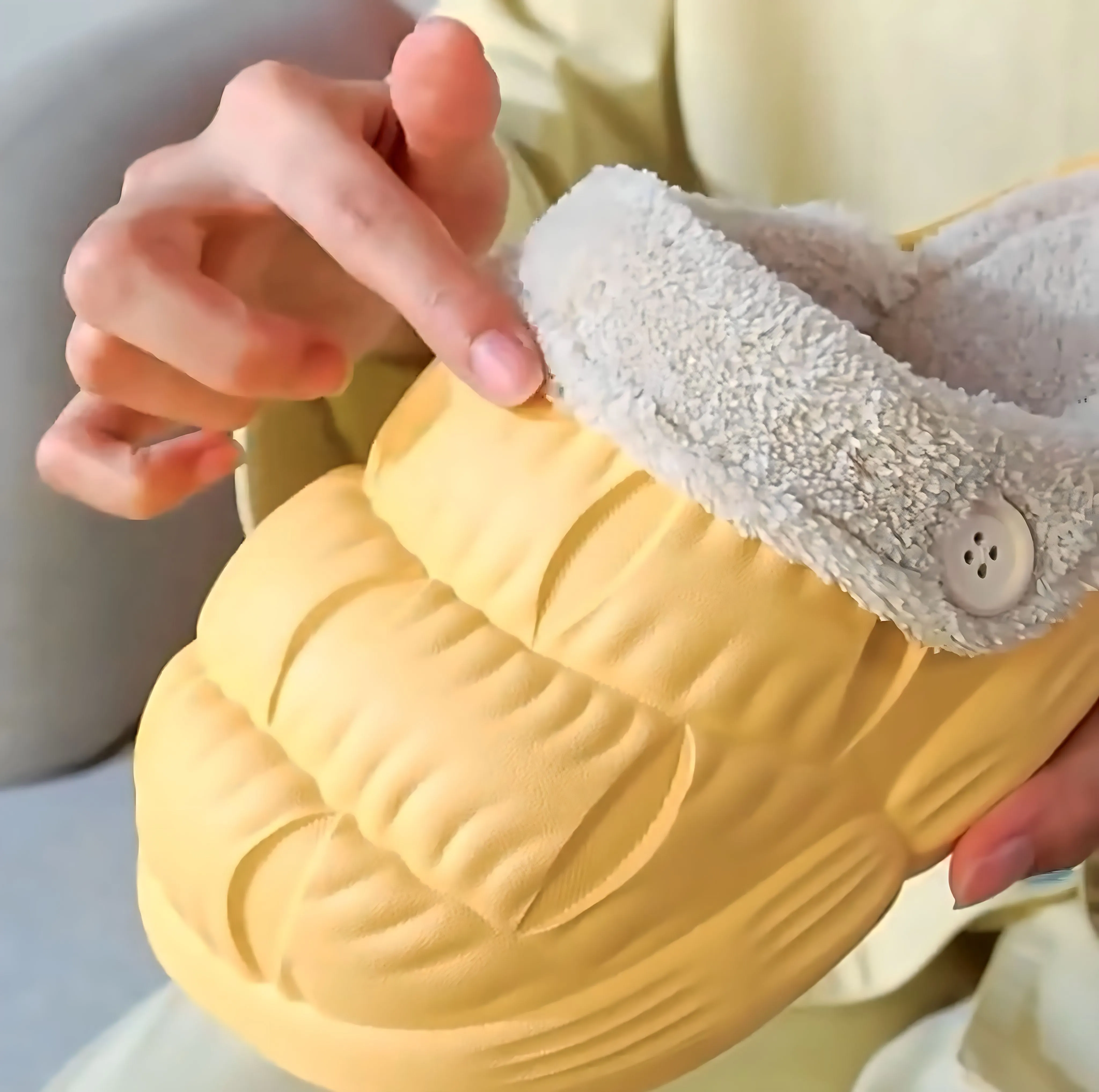 Cozy Fluffguard Yellow