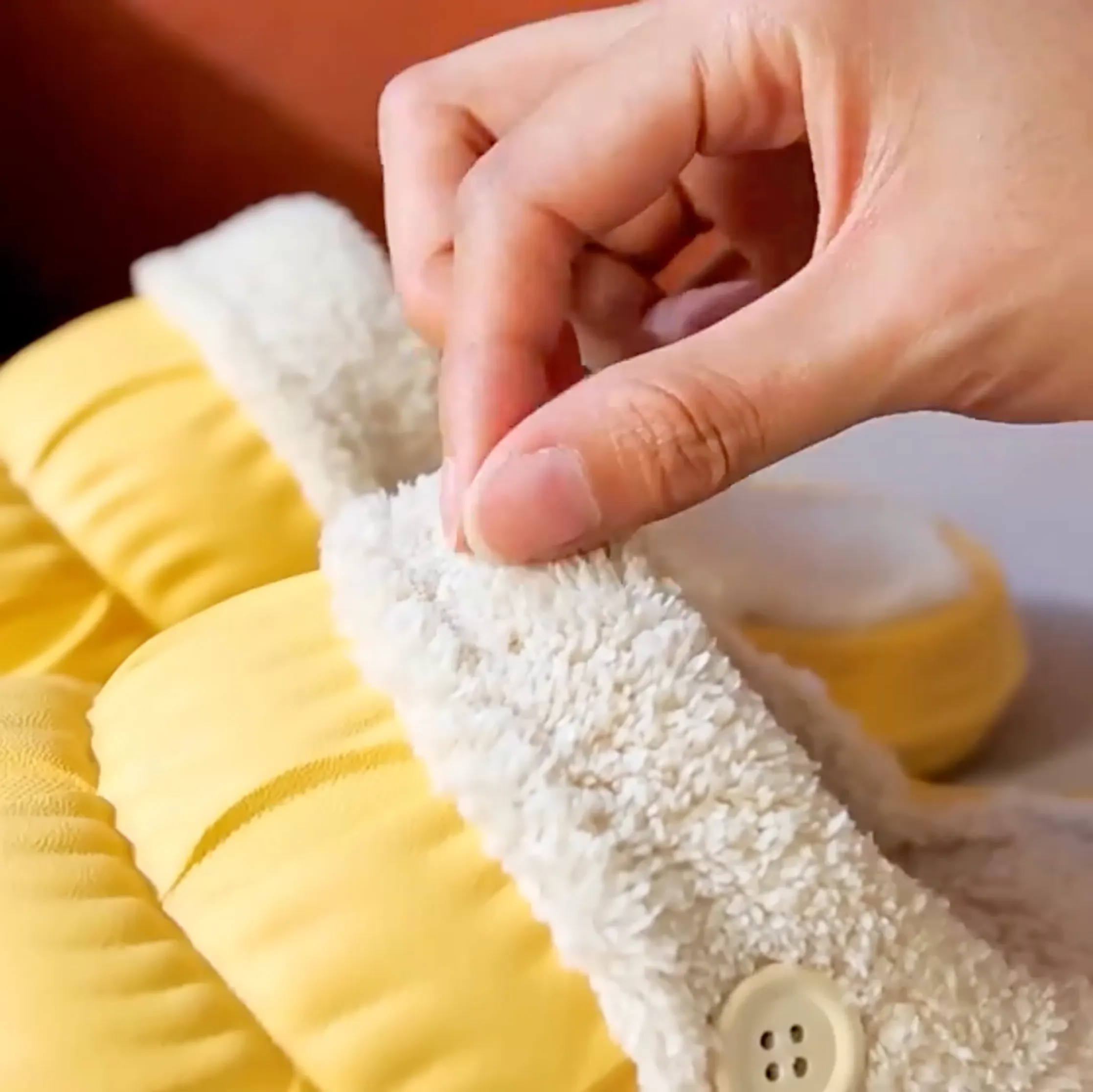 Cozy Fluffguard Yellow