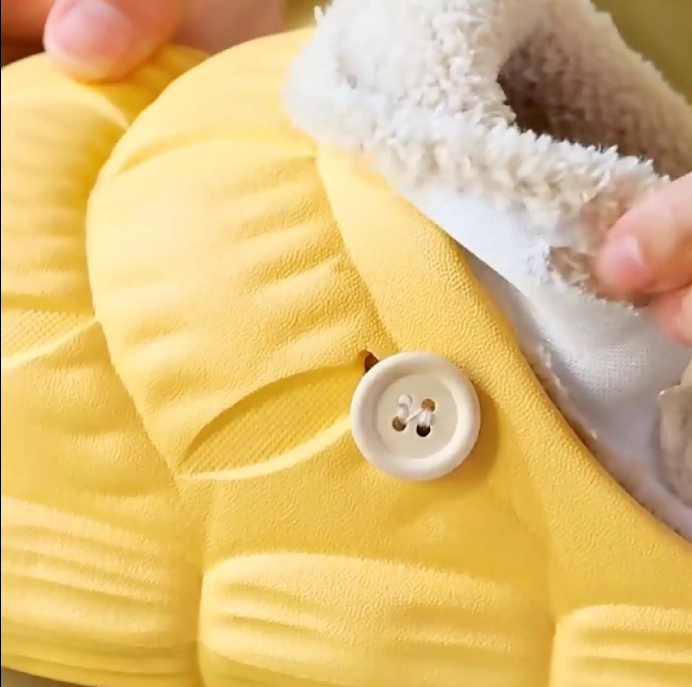 Cozy Fluffguard Yellow