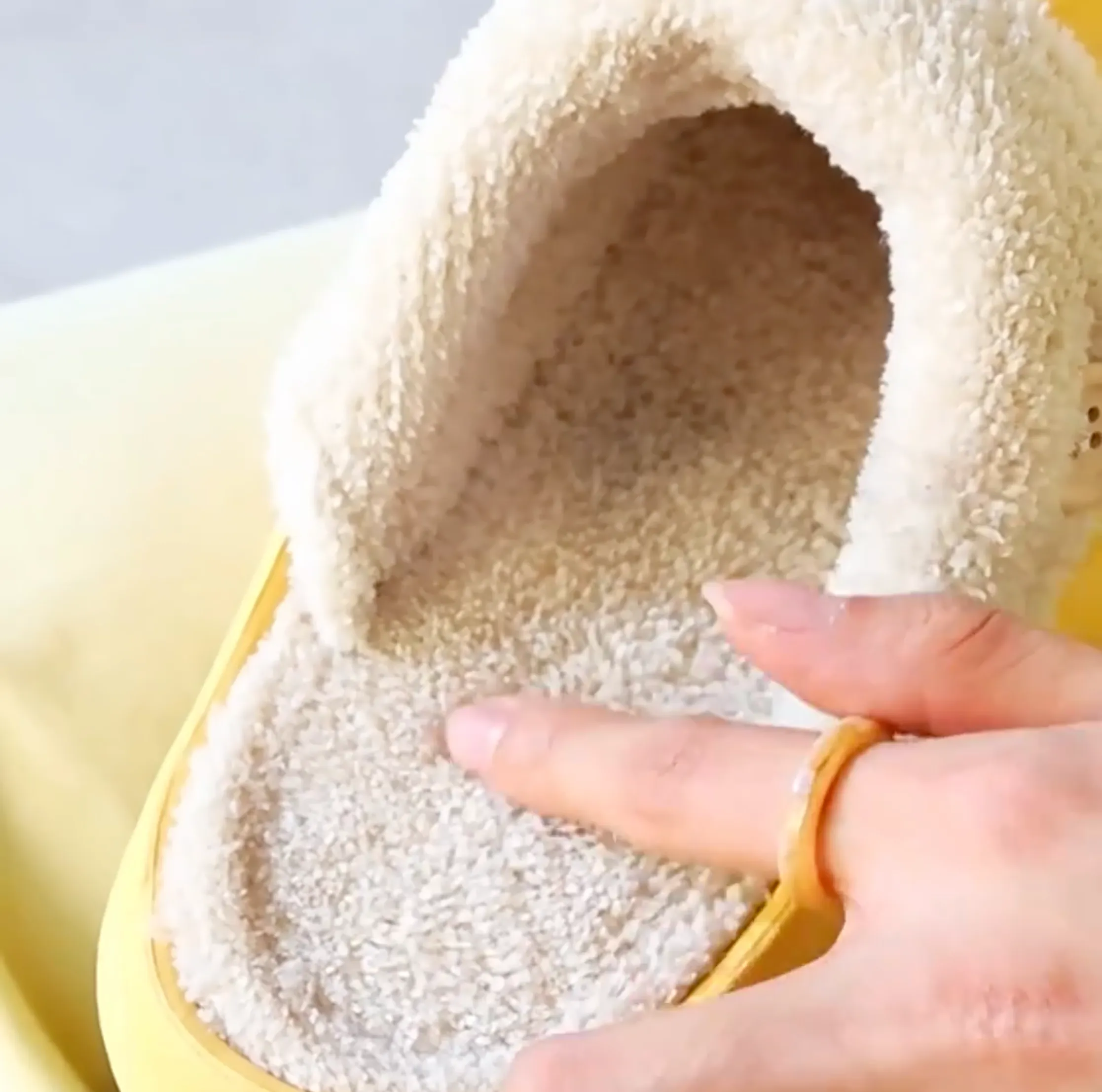 Cozy Fluffguard Yellow