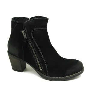 Dillie Black Suede