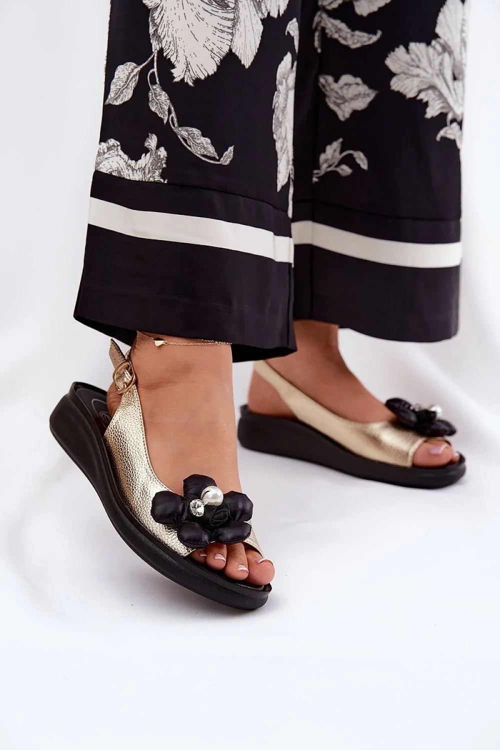 Jezzi eco leather Buskin sandals