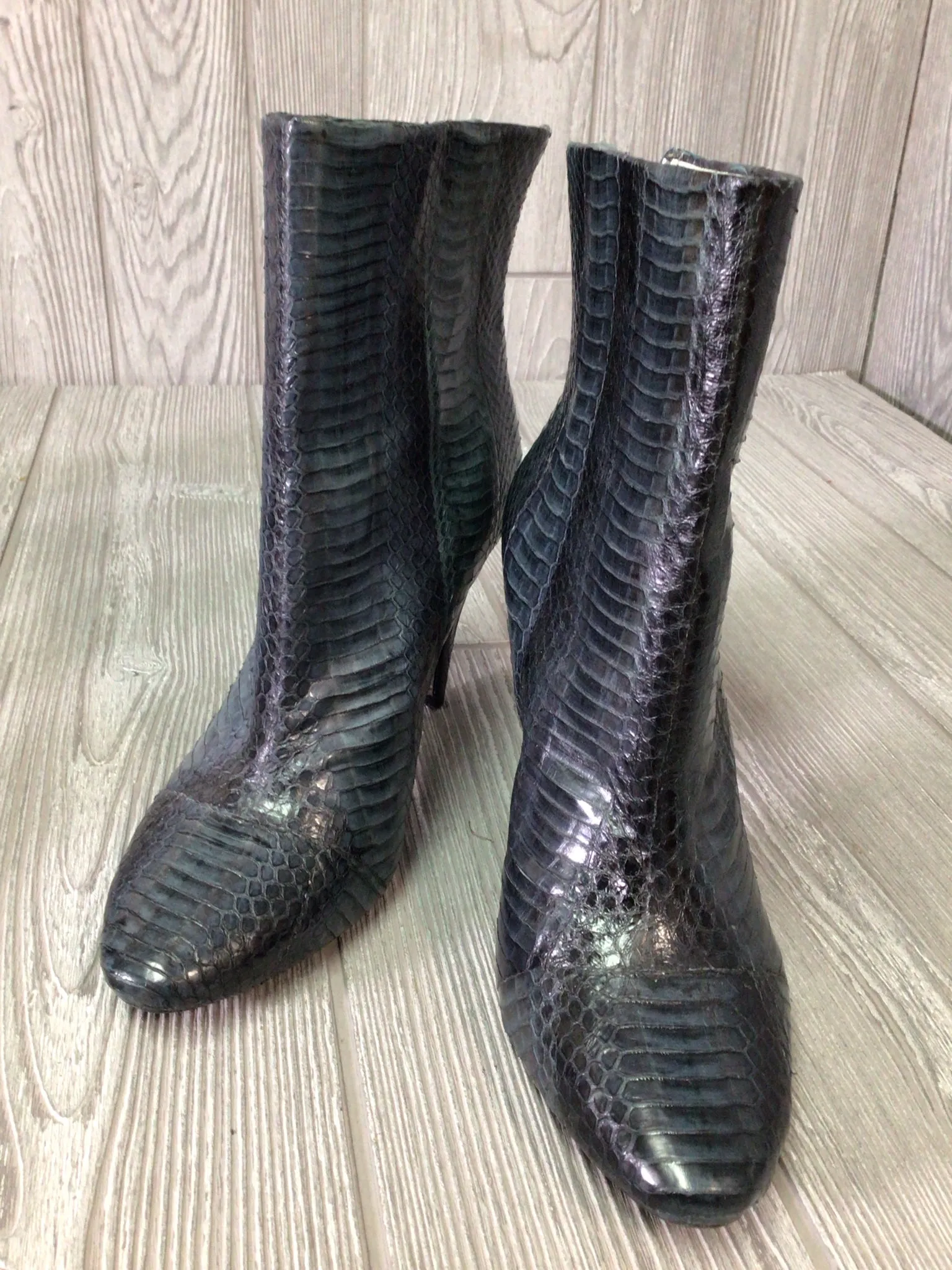 Kenneth Cole Size 7 Boots