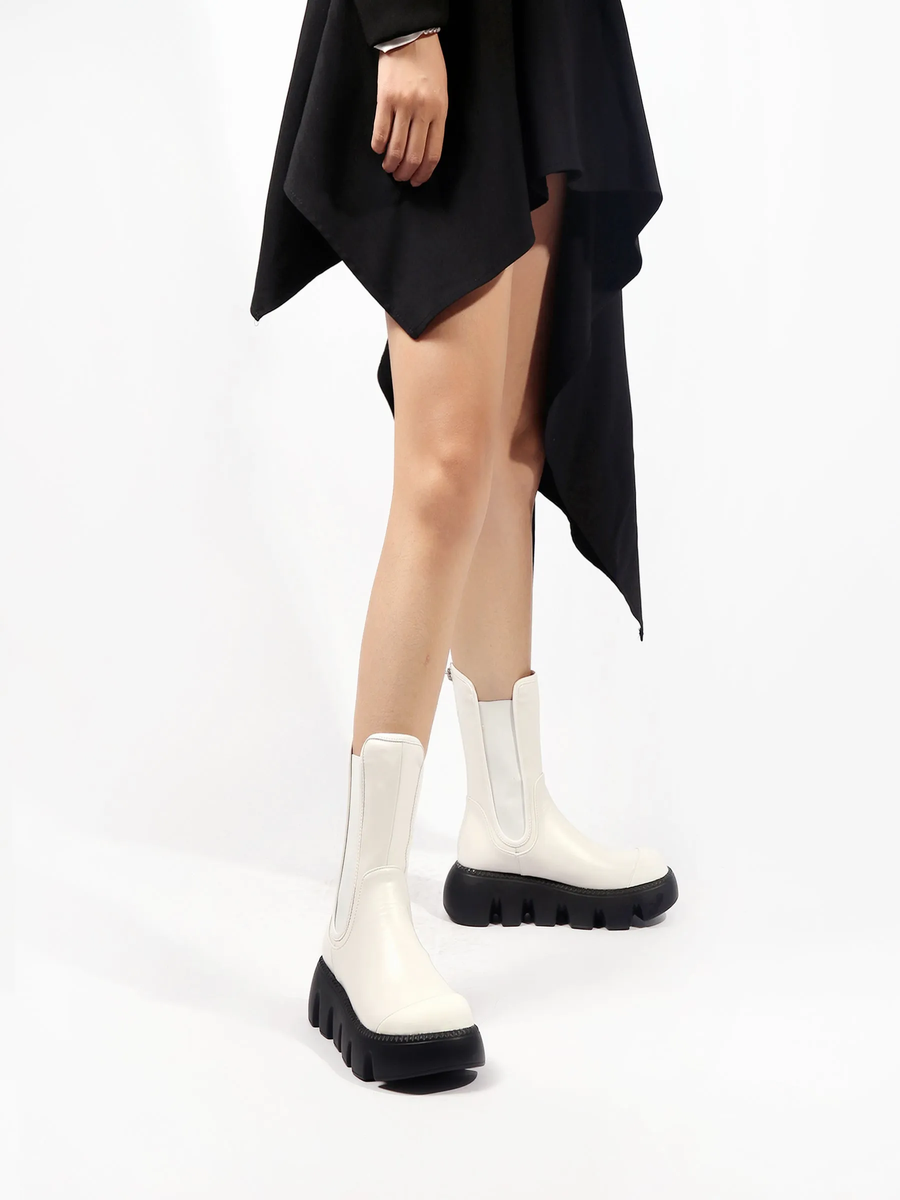 Lug Sole Leather Chelsea Boot - White