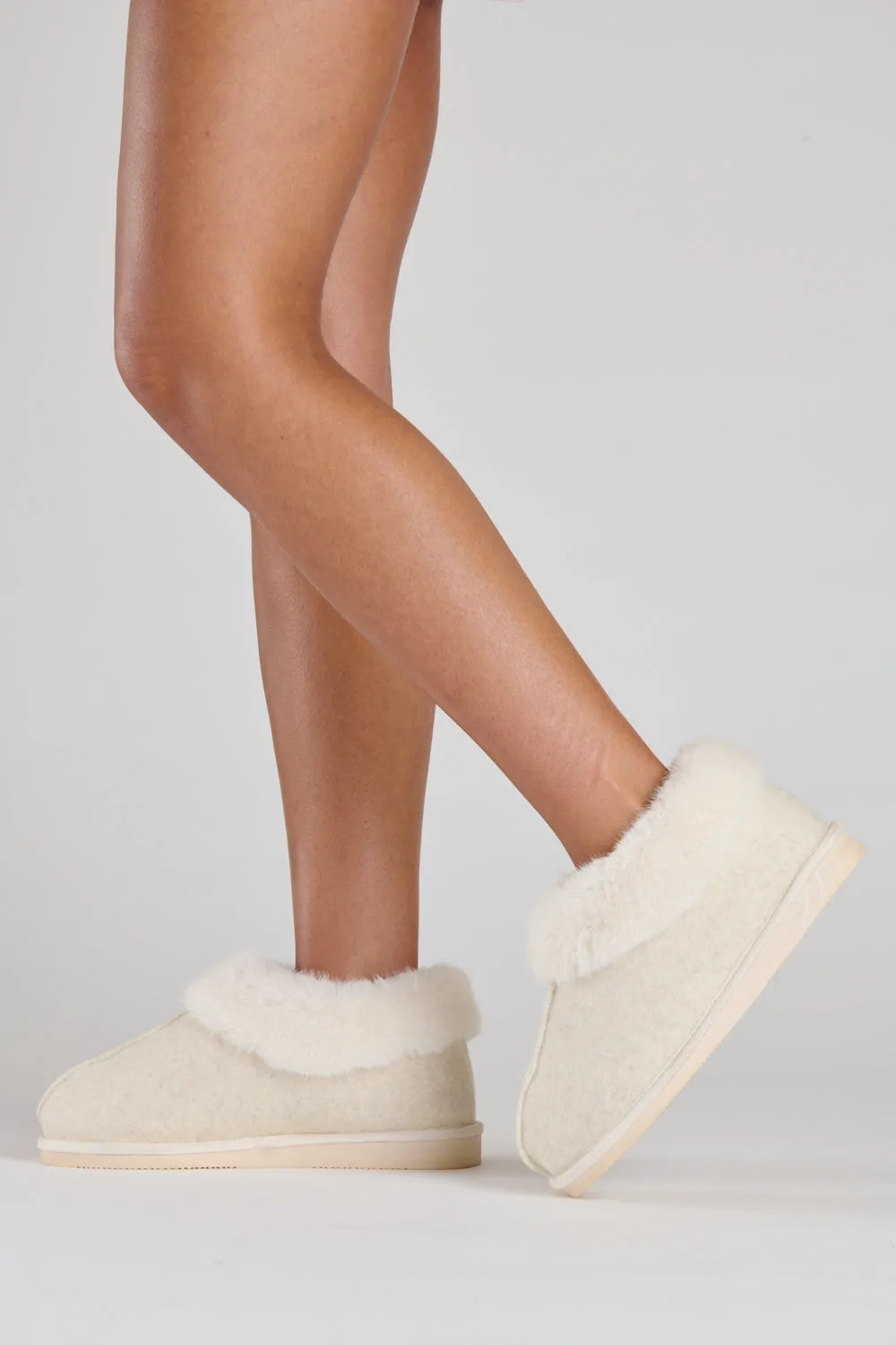 Lulabay ladies cosy mule slippers Beige