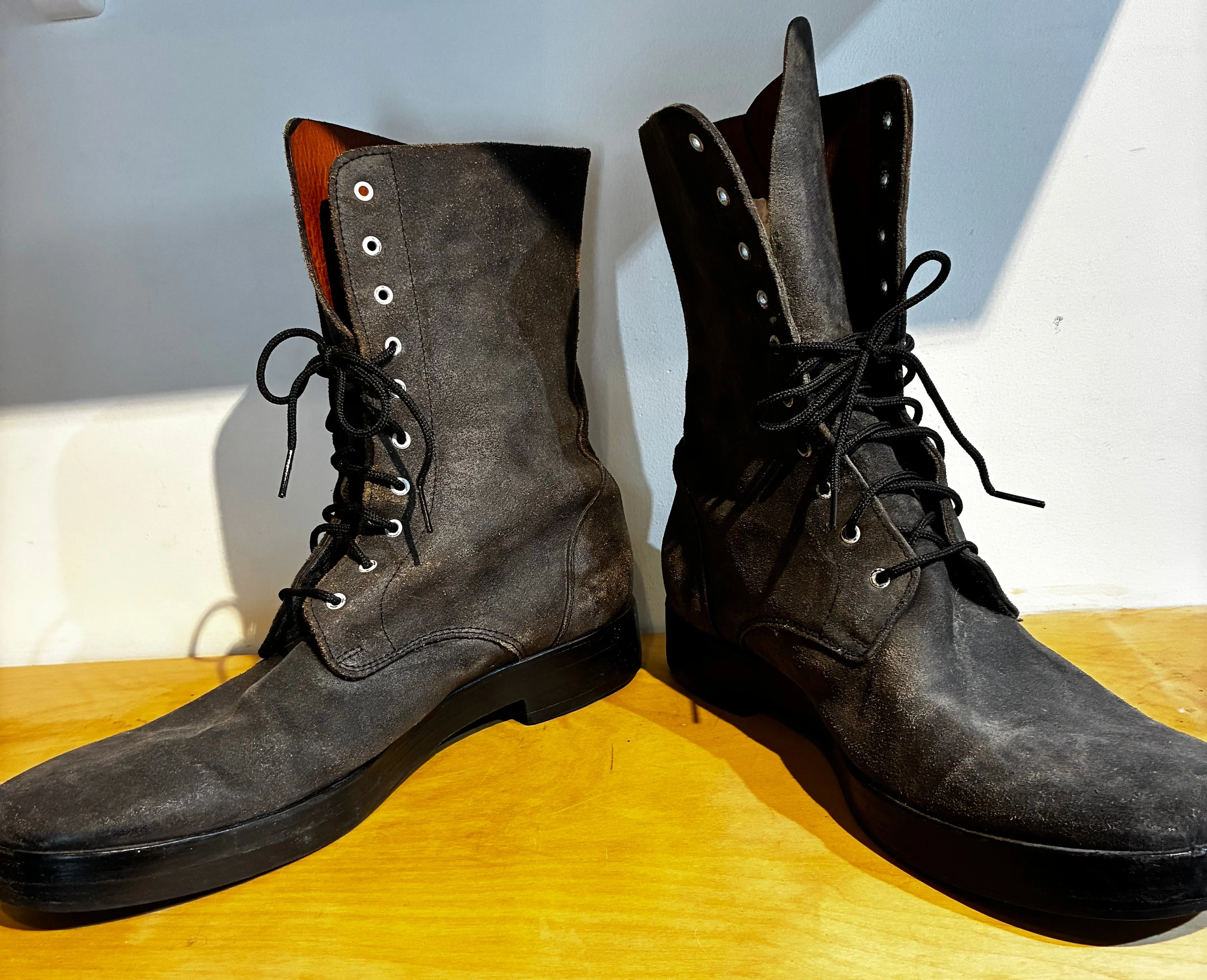 Men's Grey Suede 10-Eyelet Boots Sz 45/11.5 US