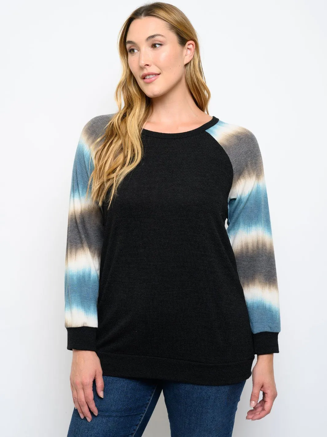 PLUS SIZE COLOR BLOCK LONG SLEEVE TOP