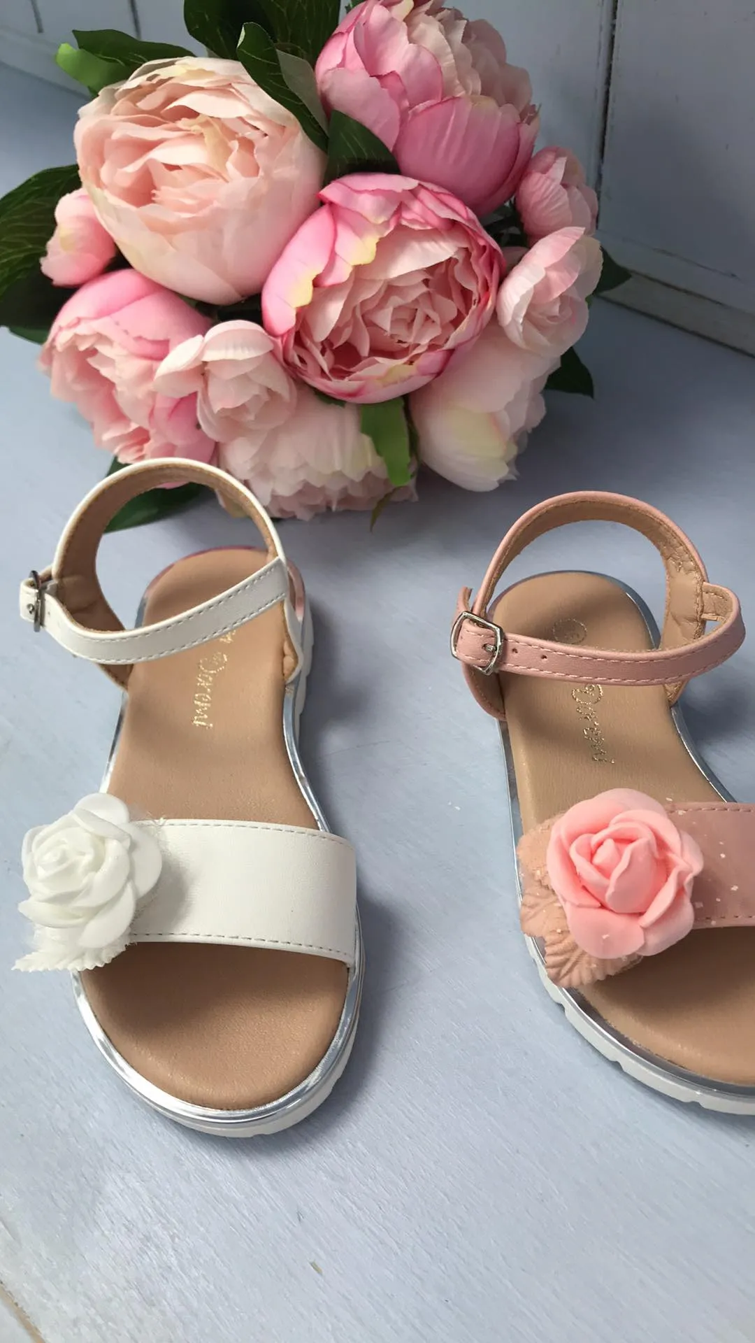 "Tilly" White Rose Flower Sandals