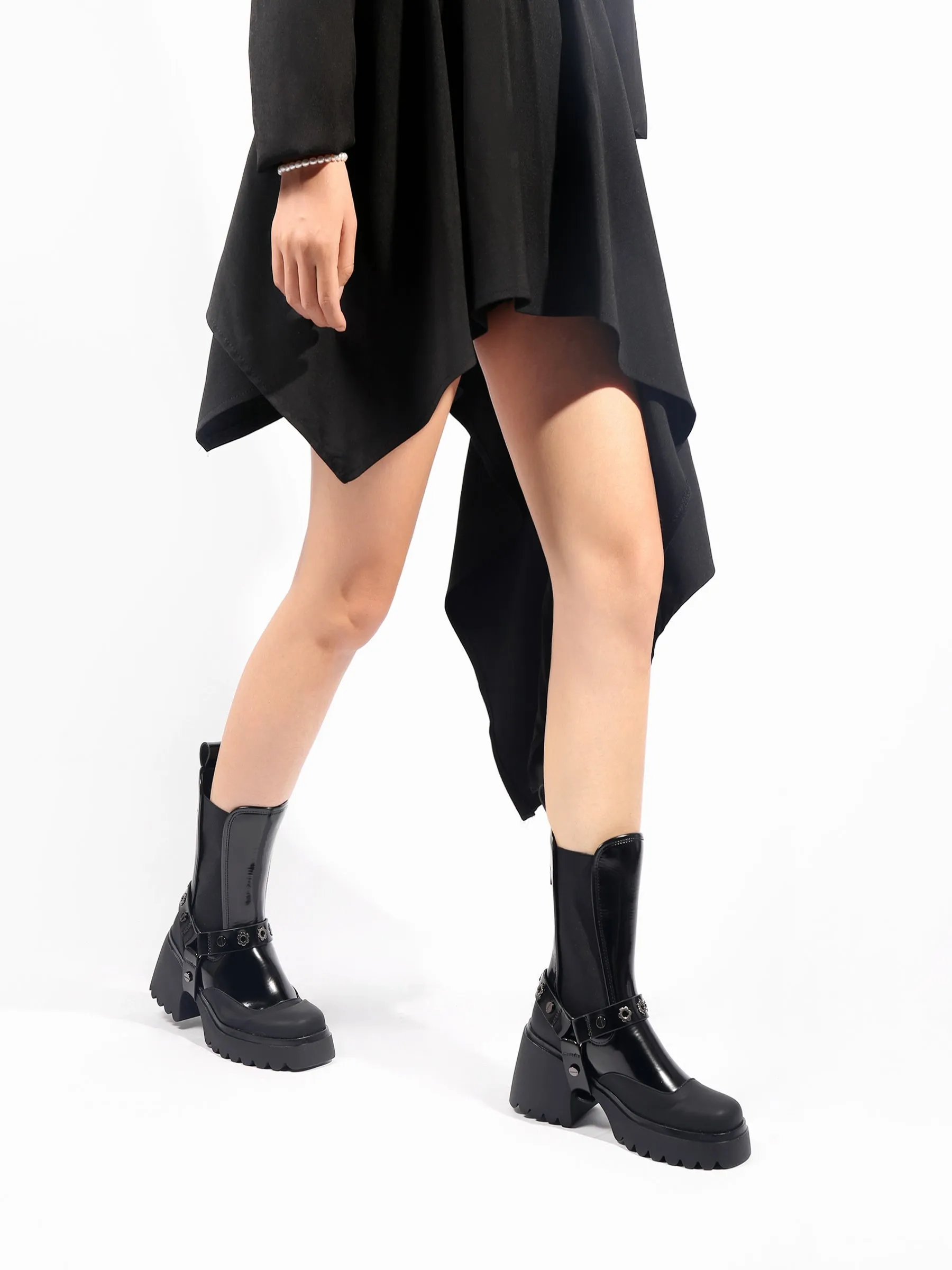 Strap Rivet Leather Chelsea Boot - Black