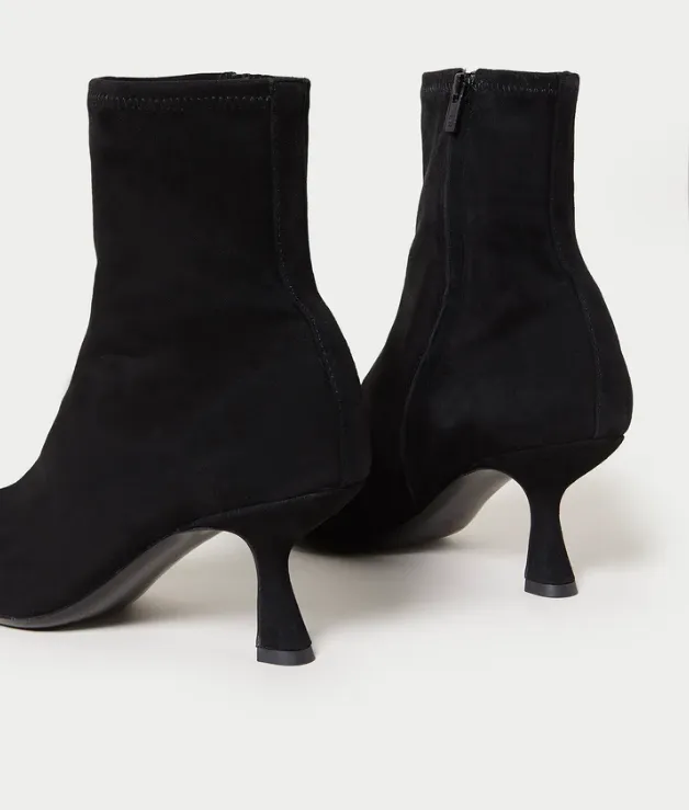 Thandy Curved Bootie