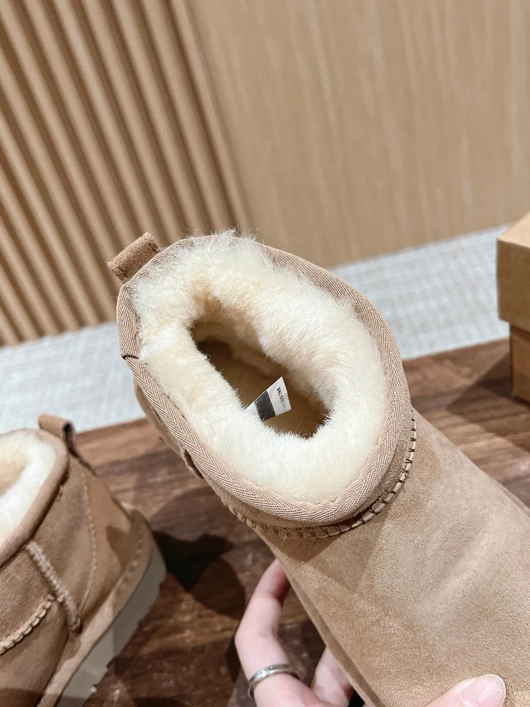 Thin-soled fur snow boots
