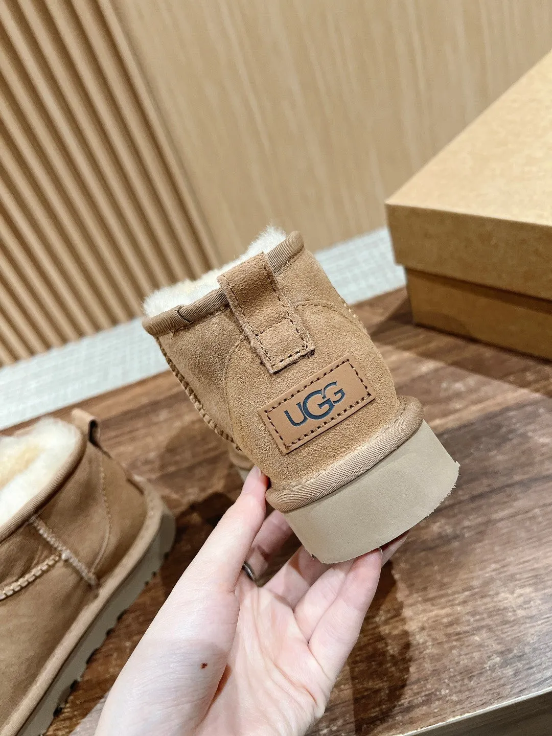 Thin-soled fur snow boots