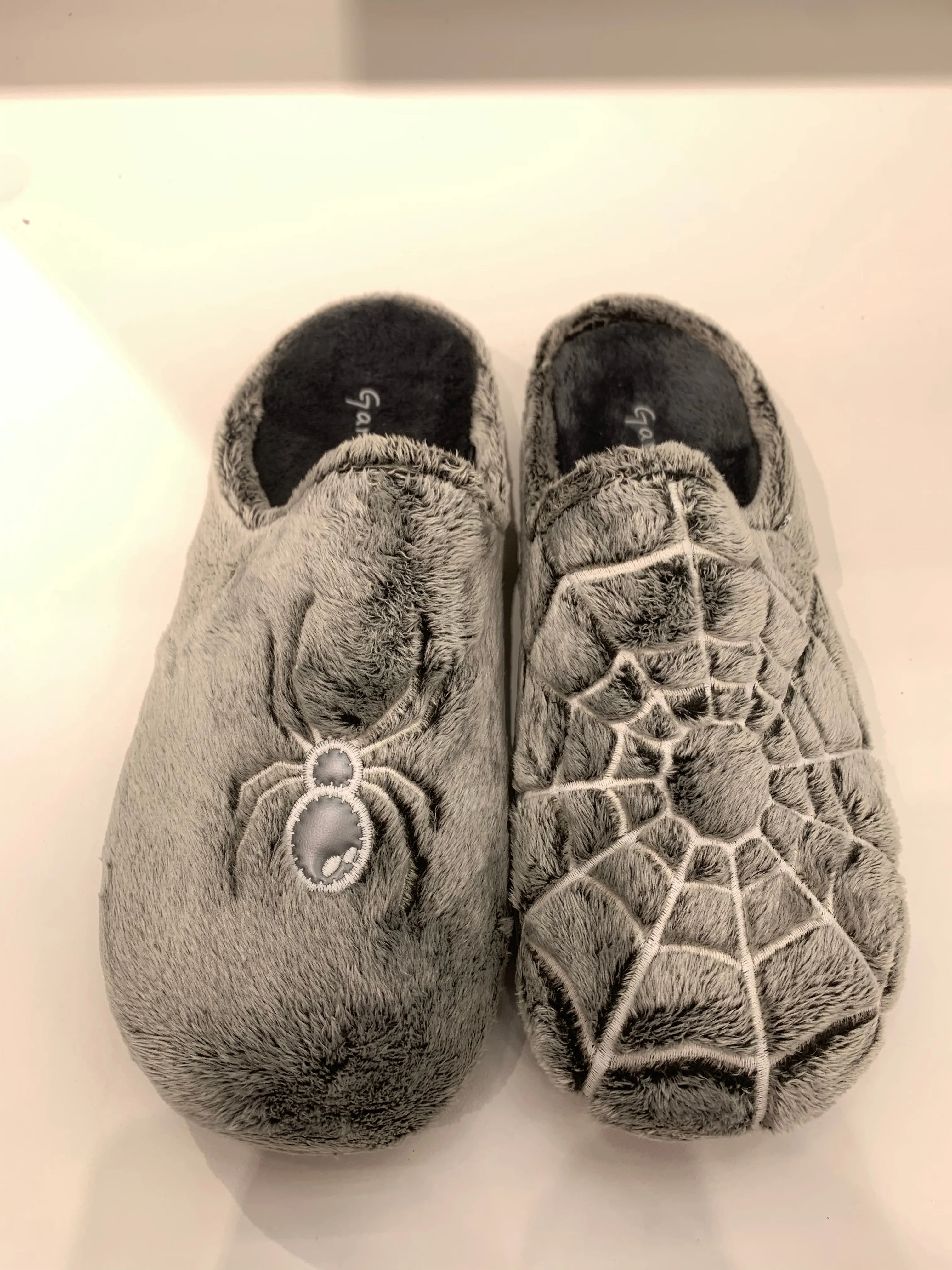 WEB-WALKER-GREY