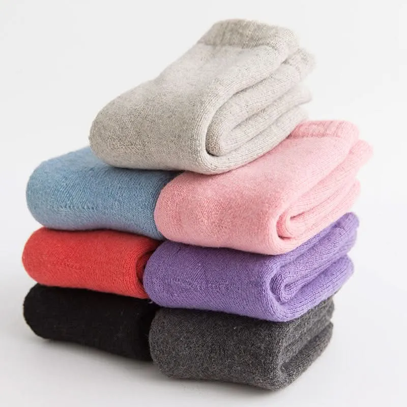 Women's Thick Wool Winter Socks - Plush Warmth