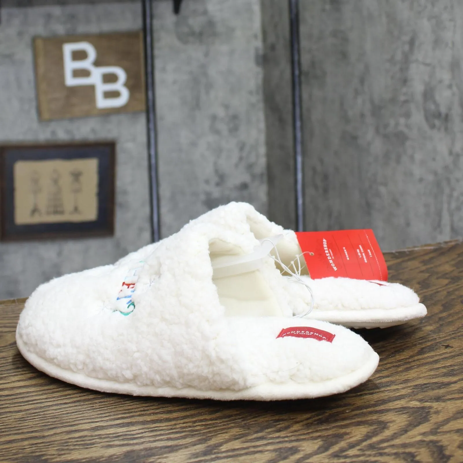 Wondershop Women's "Sleigh What?" Scuff Slippers 91651326 White L (9-10)